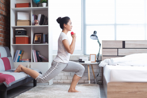 女性亚洲 锻炼 Home Exercise